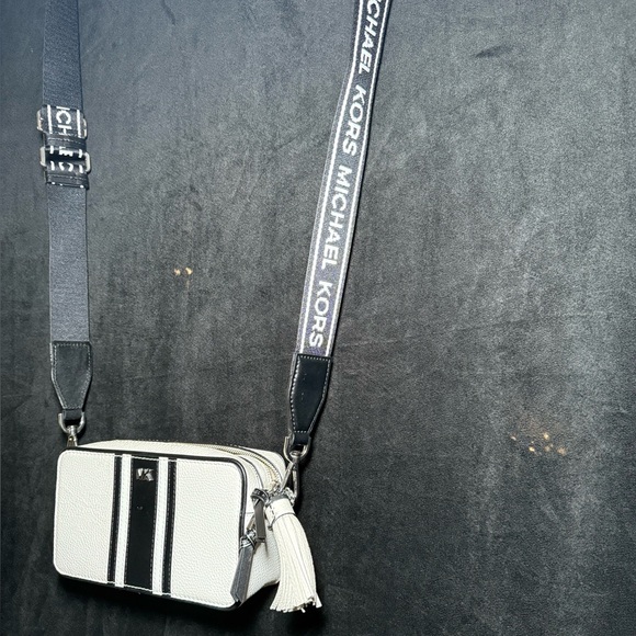 Michael Kors Handbags - Michael Kors Black and Cream Crossbody Bag